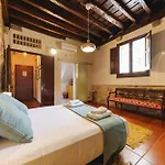 Bravissimo 1593, Pedestrian Area With Medieval Charm Appartement *