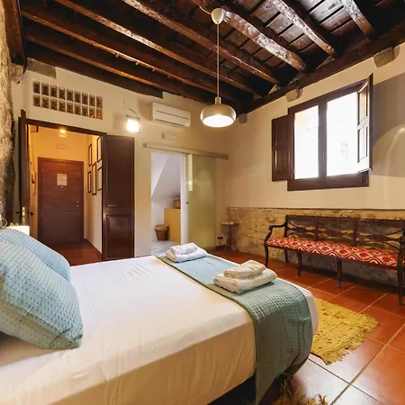 Bravissimo 1593, Pedestrian Area With Medieval Charm Apartman *