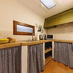 Apartment Bravissimo 1593, Pedestrian Area With Medieval Charm