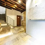 Bravissimo 1593, Pedestrian Area With Medieval Charm Apartment *