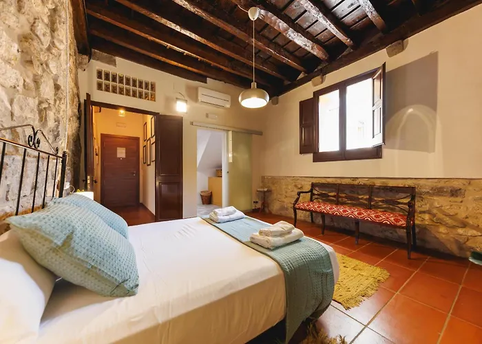 Bravissimo 1593, Pedestrian Area With Medieval Charm Апартаменты *